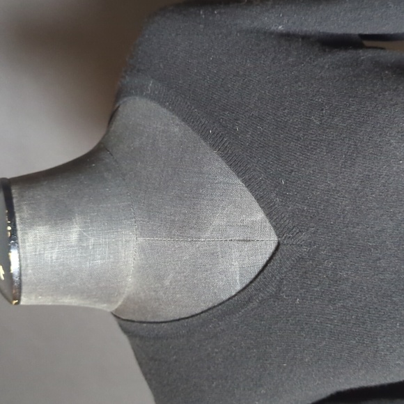 Ann Taylor V Neck Cashmere Sweater - Picture 2 of 5